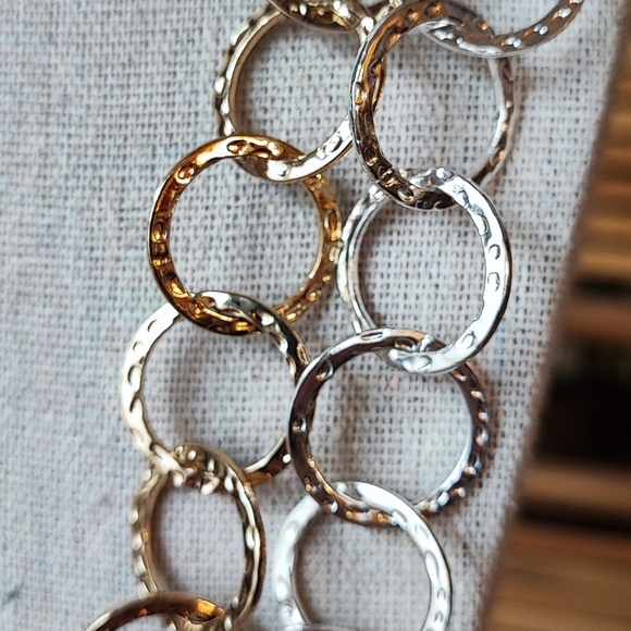 Extra Long Unsigned Gold and Silver Tone Textured Hammer Open Circle Necklace - Picture 4 of 6